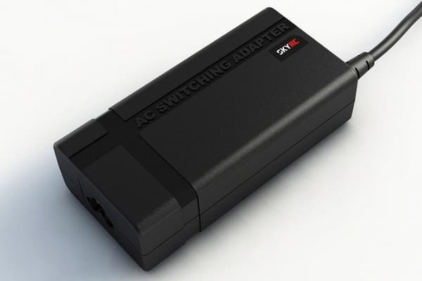 Virtalähde SkyRC 15V / 4A