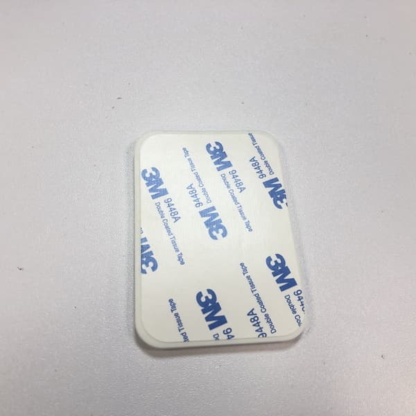 Siirrettävä teline / pidike imukupeilla White