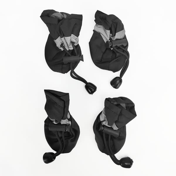 Liukumattomat koirankengät 4 kpl Black S