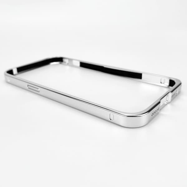 Stötfångarskal av aluminiumlegering för iPhone 15 Silver