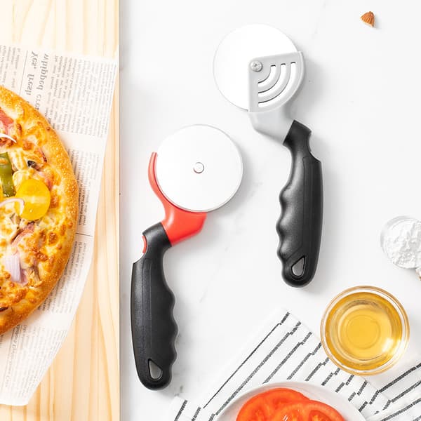 Pizzakutter i rustfritt stål med ergonomisk håndtak