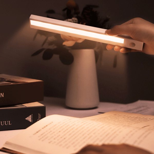 LED-ljuslist med rörelsesensor, 23,6 CM Underskåp Köksbelysning WarmWhite 4-pack