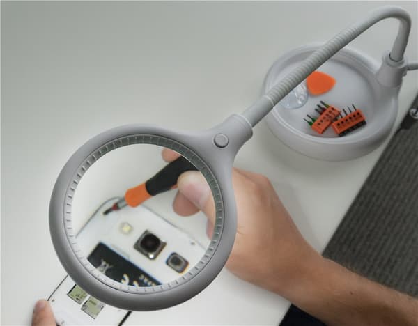 LED-forstørrelseslampe med stativ/klemme, 6 W