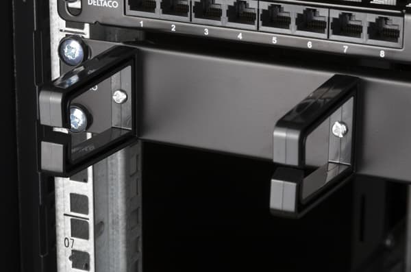 19" cable panel 1U, 5 brackets, black