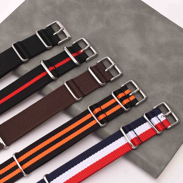 Vaihde Nylon Rannekello - 22 mm Black