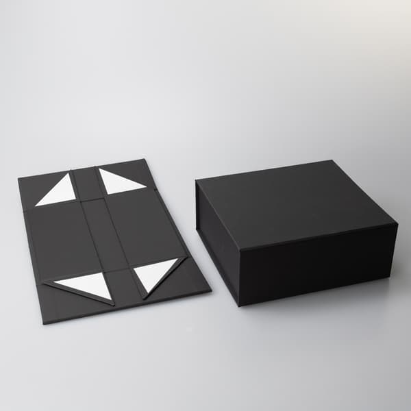 Sett med 2 gaveesker med magnetlukking Black M