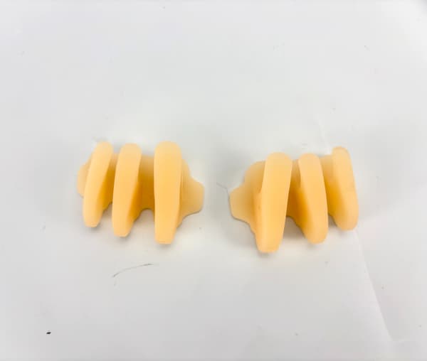 Tre-huls tåseparator Beige