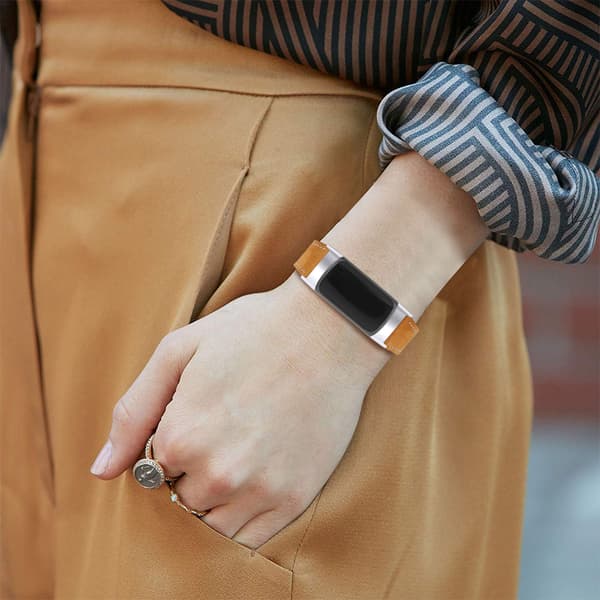 Fitbit Charge 5 armband äkta läder Brun