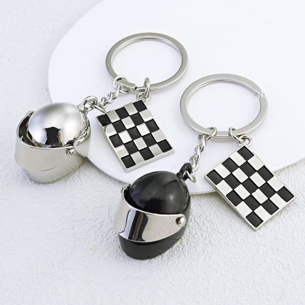 Ruutulipullinen kypäräavaimenperä Silver