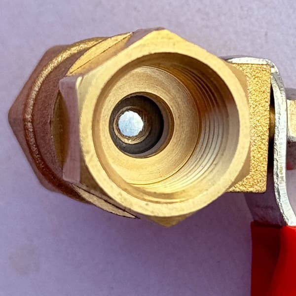 Mini messingkuglehane 1/4 NPT han- og hungevind guld