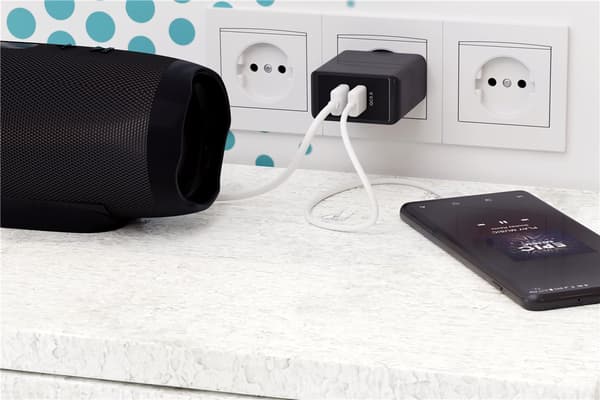 USB-A QC dobbelt hurtigoplader (28 W) sort