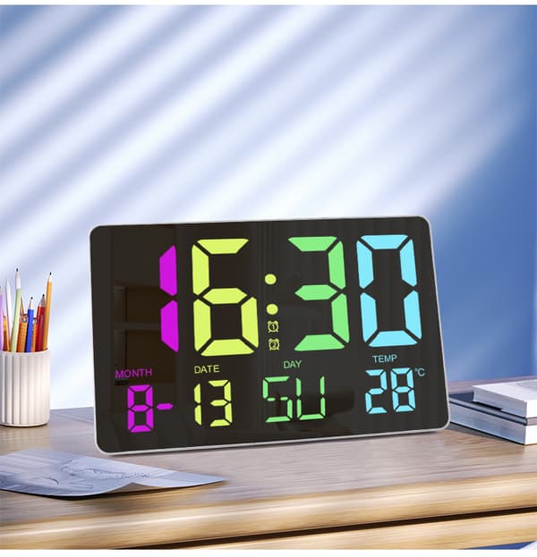 Digital klocka med RGB LED-display Black