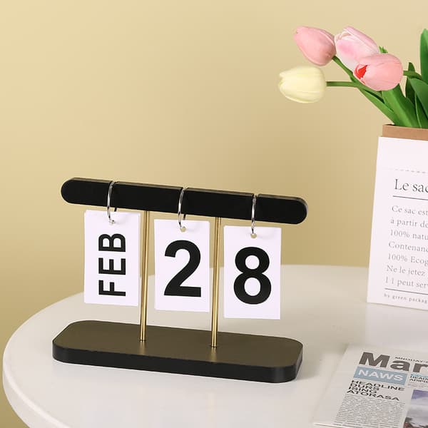 Modern minimalistisk träprydnad - evighetskalender Black
