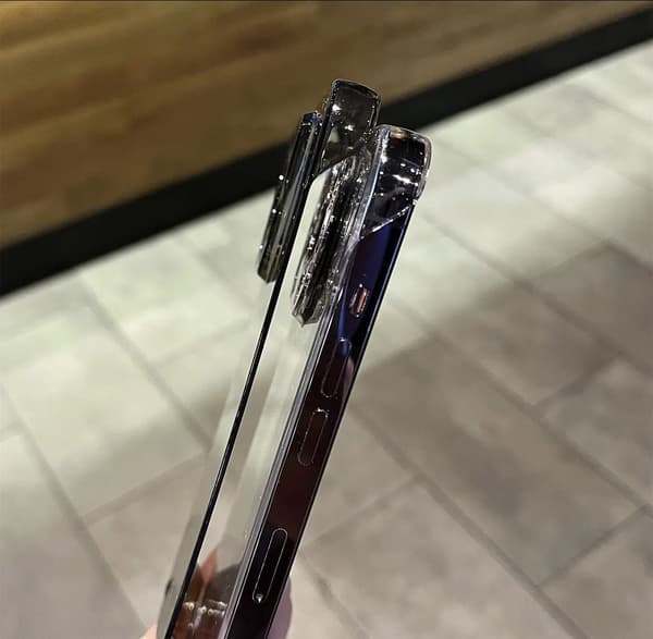 Erittäin ohut kirkas kotelo iPhone 16 Plus:lle
