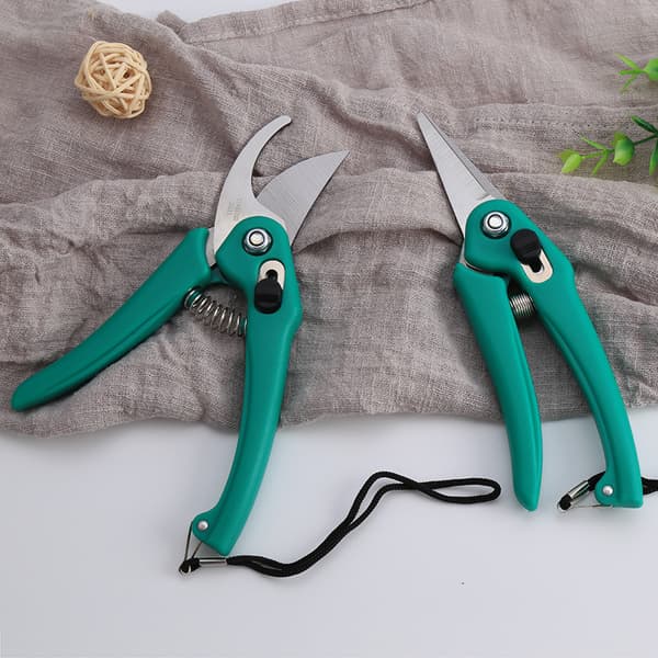 Ergonomiset oksasakset