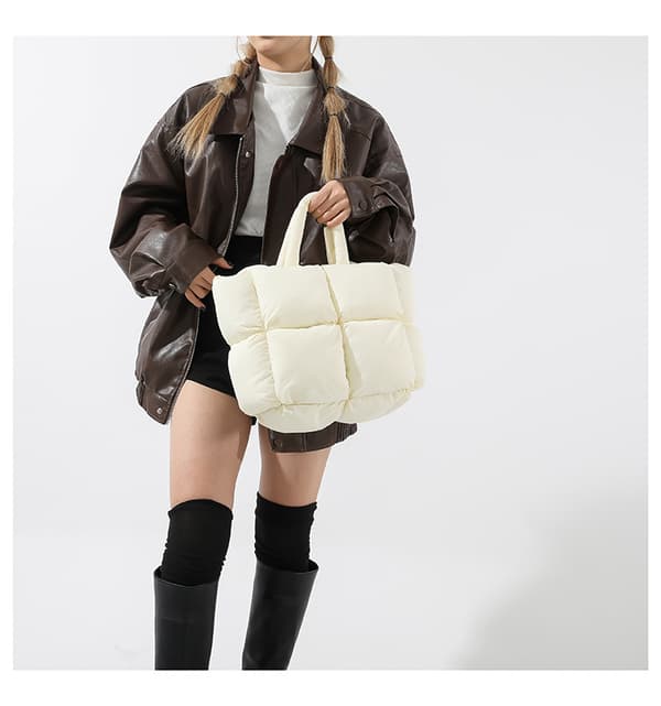 Suuri puffer-kangaskassi olkalaukku White