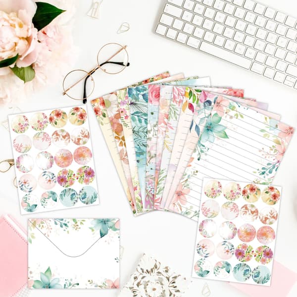 Set med blommigt brevpapper och kuvert - 160 delar
