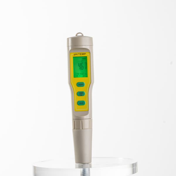 pH-mittari veden analysointiin