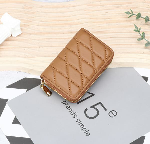 Kortholder med brodert glidelås Brown