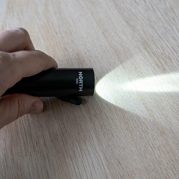 Taskulamppu 200 Lumen Musta Aluminium 2W 3450Mah