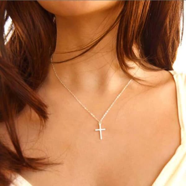 Halsband med kors Silver