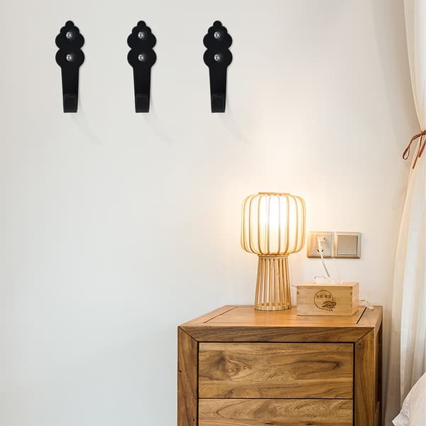 Seinäkoukut ruuveilla 10 kpl Black