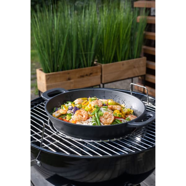 Wok valurautaisessa Multigrillissä 30 cm