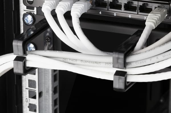 19" Cable panel, 1U, 5 brackets, cable management, black