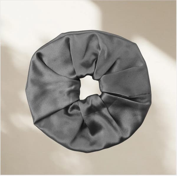19 Momme 9cm Silke Hår Scrunchie - Blidt Hårtilbehør Grey