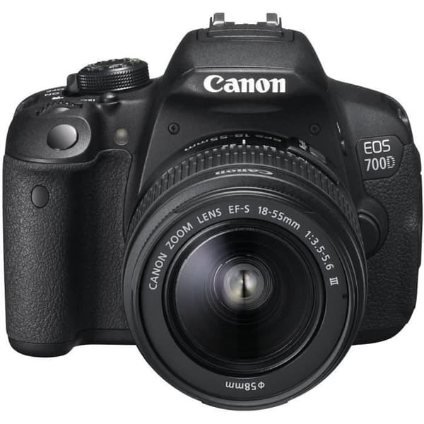 CANON EOS 700D digital reflexkamera + 18-55 mm DC-objektiv
