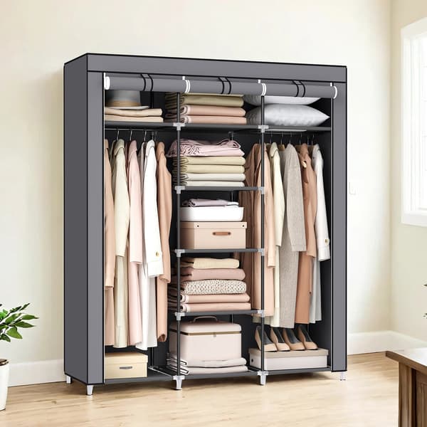 Garderobe - Rummelig og stilfuld - Grå
