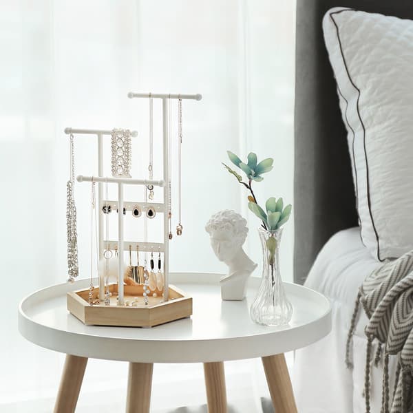 Smyckesställ - Unik design - Träbas - Vit