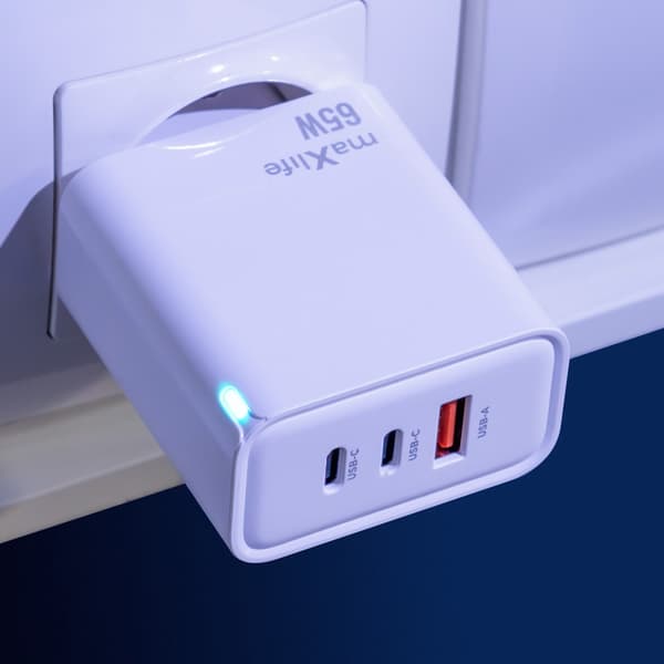 Maxlife GaN Laddare med PD QC 2xUSB-C 1xUSB 65W - Vit