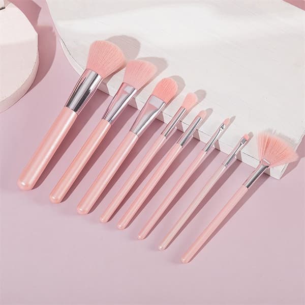 Technique PRO Essential Face Collection - 8-osainen meikkisivellinsetti