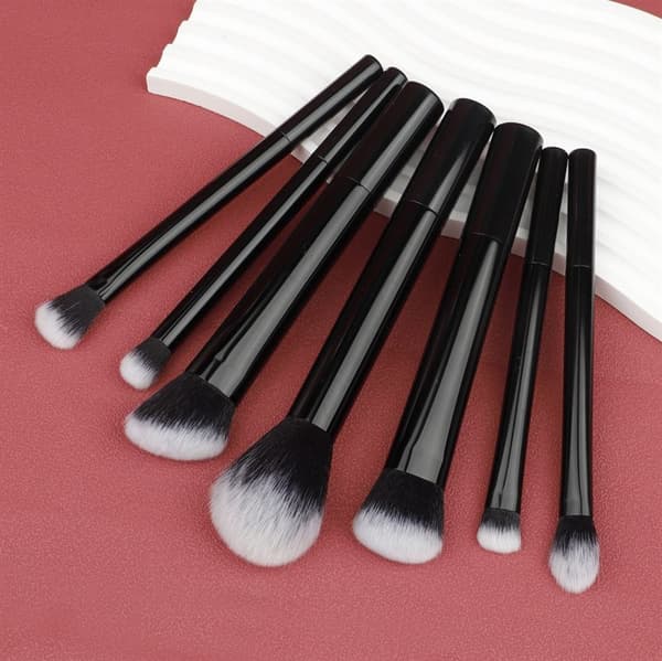 Technique PRO Chic Makeup Brush Set, 7 st - Svart
