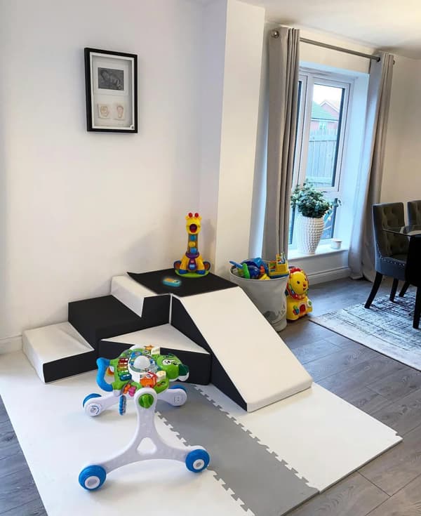 Indendørs rutsjebane sort/hvid | 40cm høj | skumblokke | bløde elementer