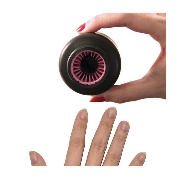 Pot med nagellacksbehandling för handvård