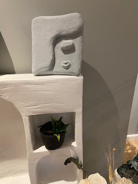 Pappersmachéansikte – modern konstfigur