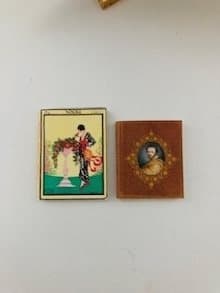 2 x Miniature bøger til udstilling