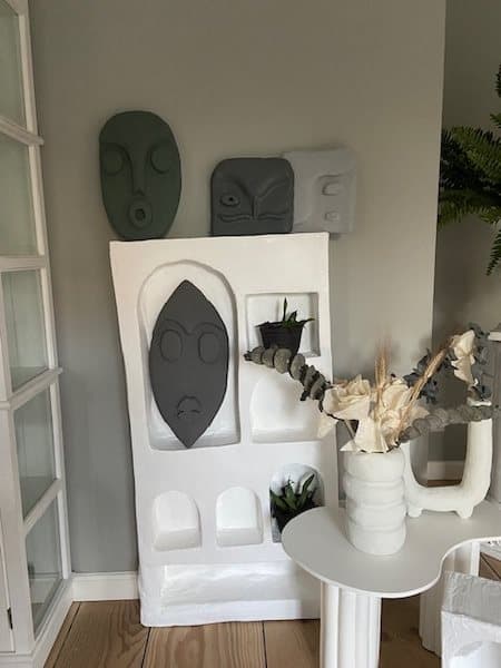 Papmaché ansigt – Mørk grå kunstfigur