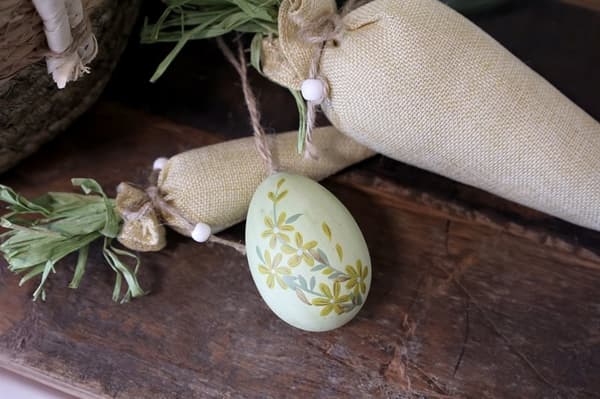 Påskägg med handmålade blommor - 2-pack