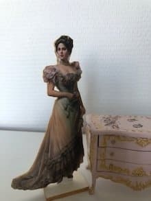 Victorian Lady, Håndlaget i papir