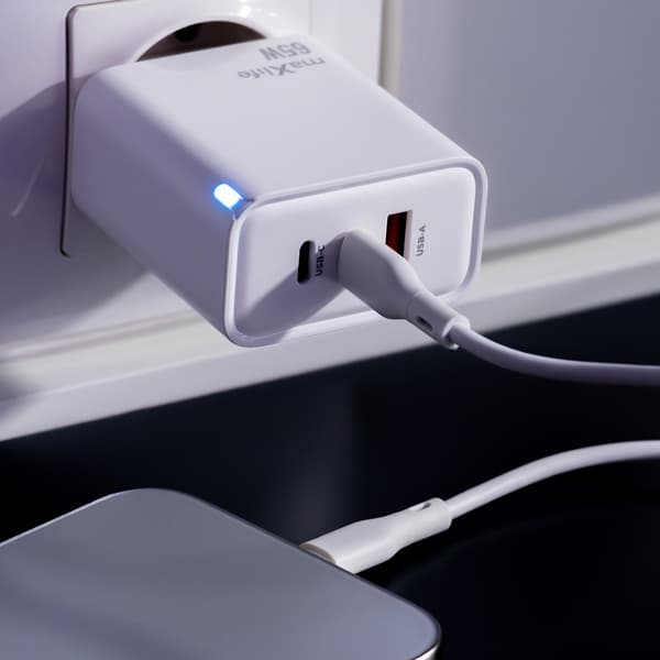 65W Hurtigoplader PD Dual 2XUSB-C / USB til iPhone, Samsung, iPad