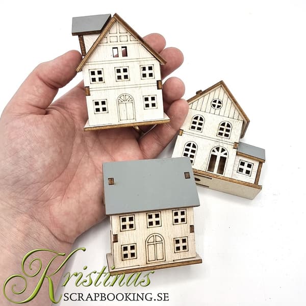 Miniatyr Hus av Trä II - Höjd: 8 cm