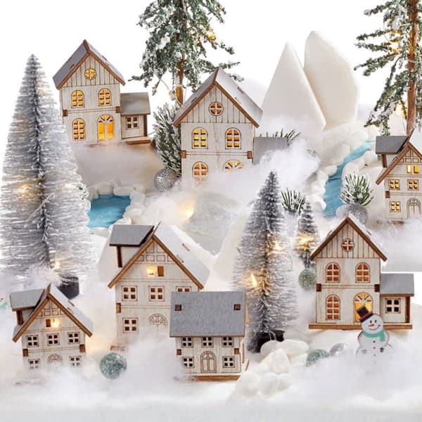 Miniatyr Hus av Trä I - Höjd 5 cm