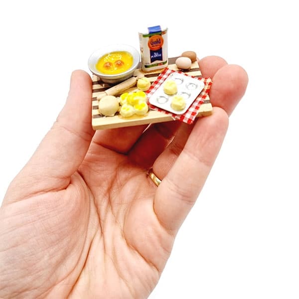 Miniatyr Baka Kaka - 5 x 3,8 x 2,3 cm