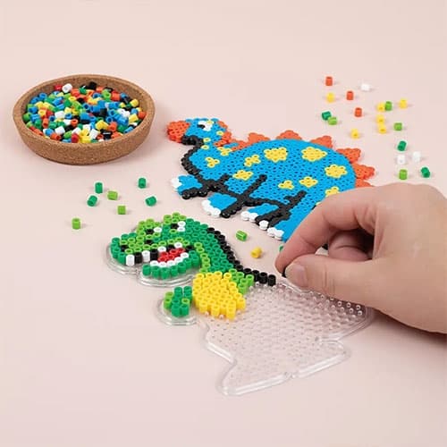 Rörpärlor Pyssel Set Playbox - Dinosaurier - 2000 Pärlor