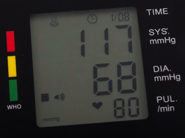 Blodtrycksmätare överarm - LCD-display med arytmikontroll