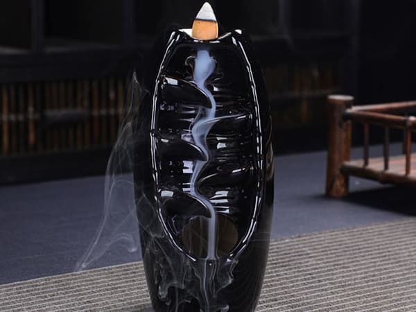 Doftande keramisk eldstad vattenfall rökelse aromaterapi + 10 vekar - Black