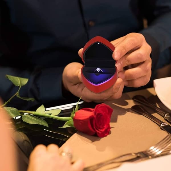 Ringeske med LED til Frieri – Hjerteformet Eske til Ring